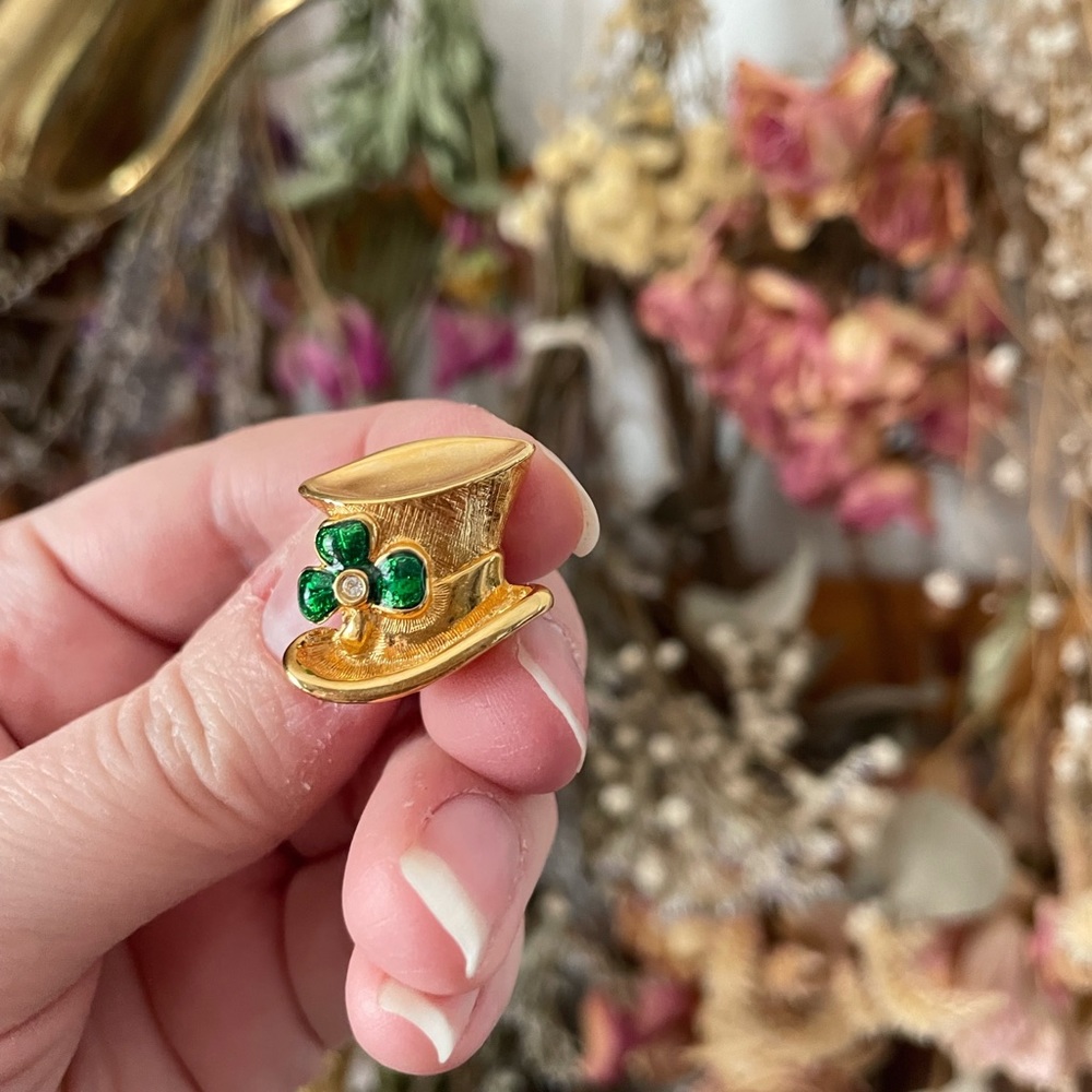 Vintage Avon Hat with Shamrock Pin